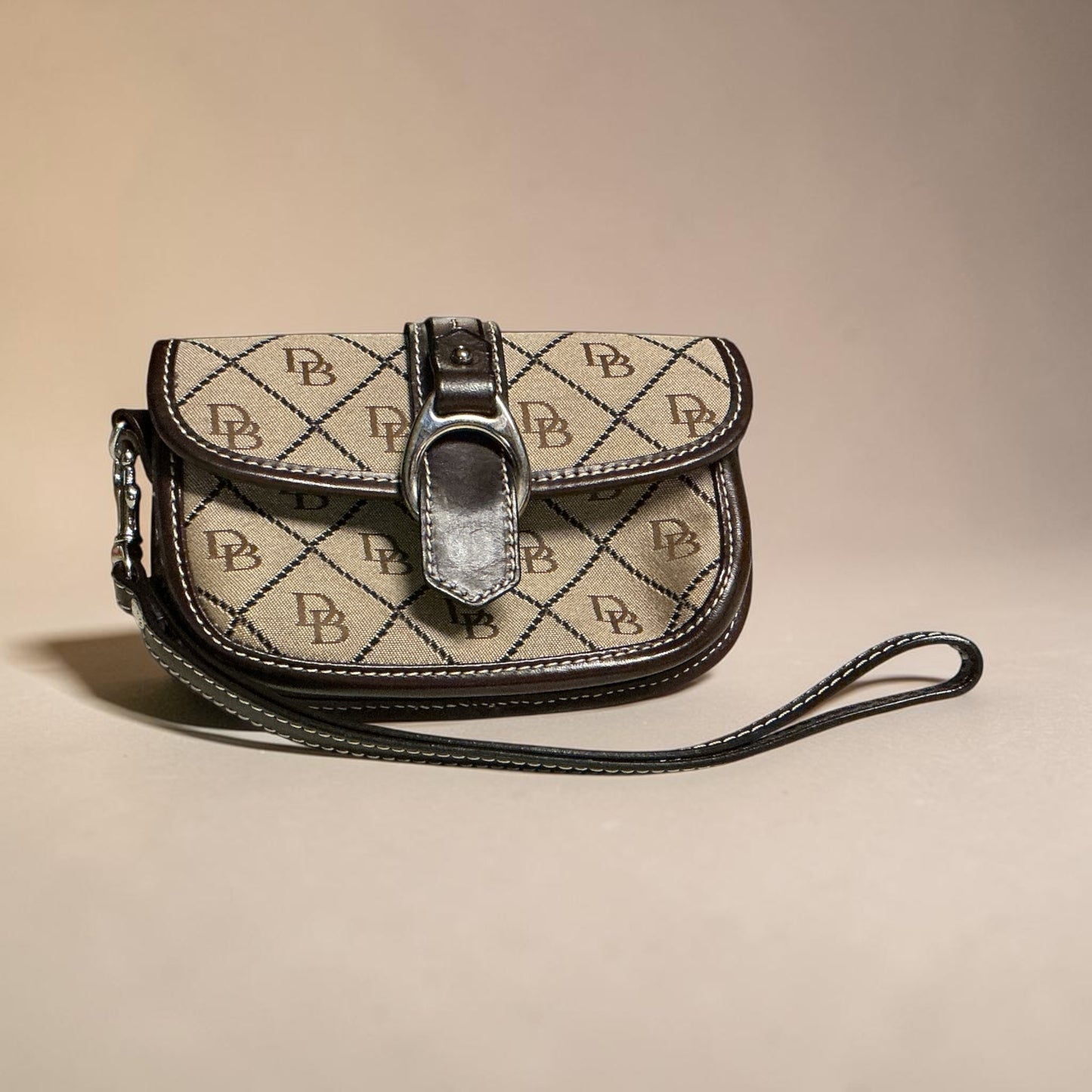 Authentic Dooney & Bourke Signature Canvas Wristlet – Pre-Loved